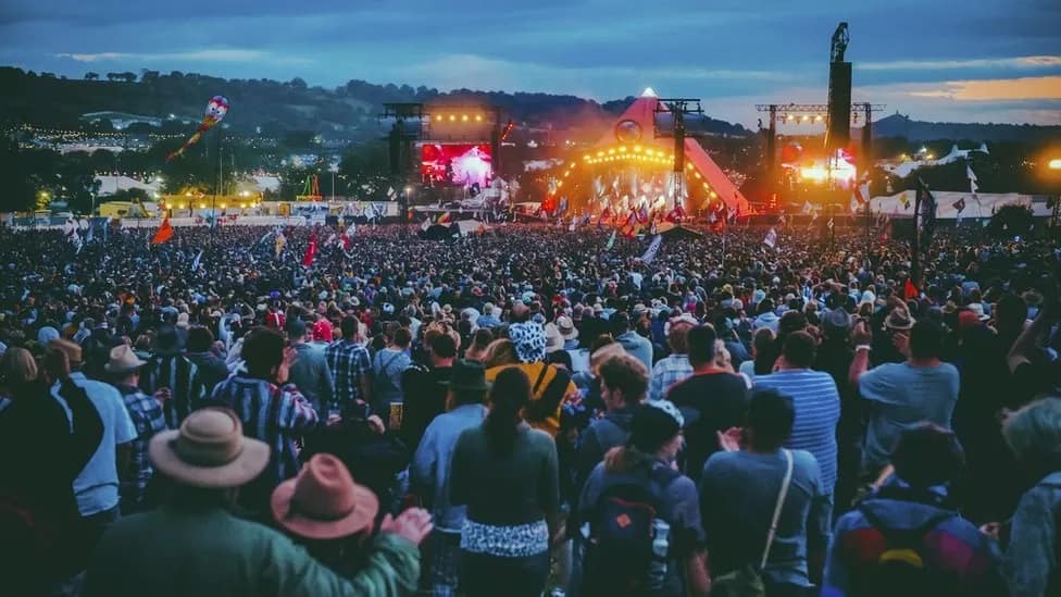 Crowd at Pyramid stage