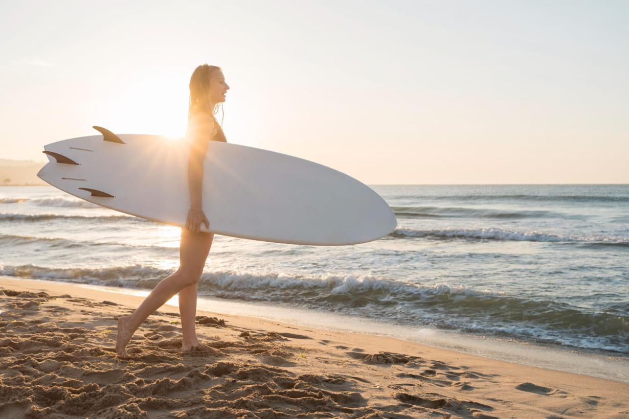 Surfing in Miami: Fun Surfing Spots for Beginners & Pros!